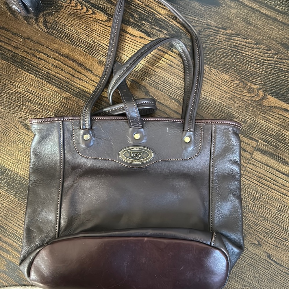 Tory Leather Co Purse